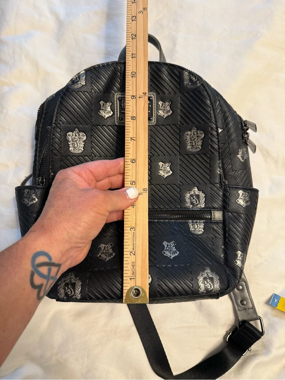 Loungefly Harry Potter Black Mini Backpack black Hogwarts House crest bookcore